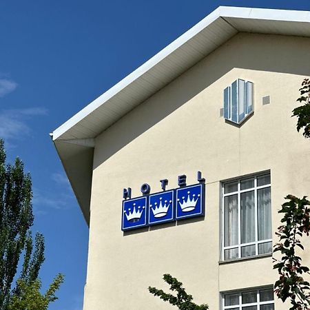 Tri Korony Hotel Чолпон-Ата Екстериор снимка