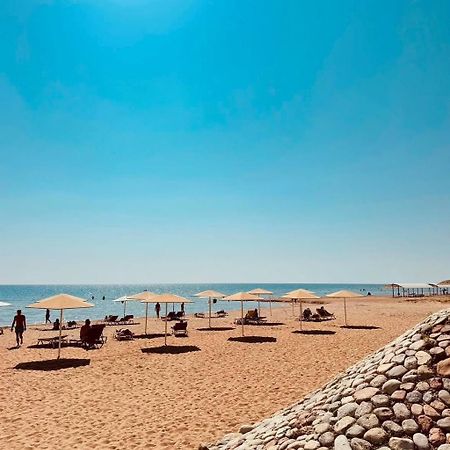 Tri Korony Hotel Чолпон-Ата Екстериор снимка