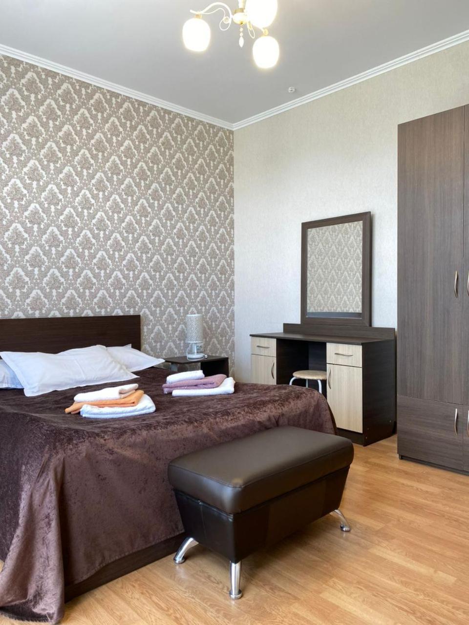 Tri Korony Hotel Чолпон-Ата Екстериор снимка